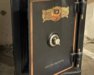 Antique Victor Safe Made In Cincinnati 