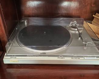 Technics SL-Q350 turntable 