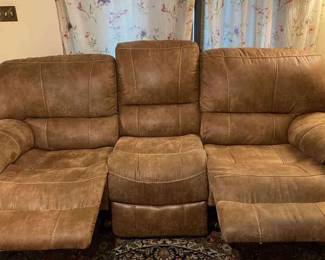 "Autumn on Audubon" in North Augusta, SC. Starts Closing on Wed 10/25 at 8p. Pickup: Fri 10/27 3-6p. Please click here to view more photos, descriptions, and current bids:&nbsp;https://ctbids.com/estate-sale/24805