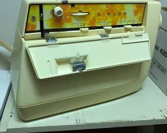 Vintage Singer Genie Sewing Machine 