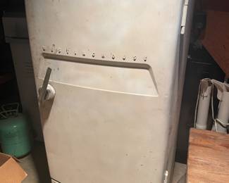 Refrigerator (does not work)
