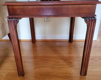 Henredon side table pair. 26"L x 22"W x 22.25"H $150