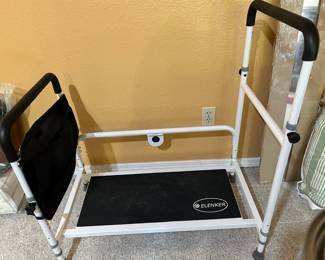 step assist with pouch $40