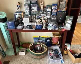 Mariners Bobbleheads, memorbilia