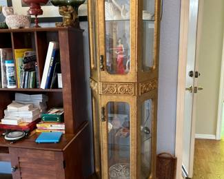 display cabinet Lenox swans.