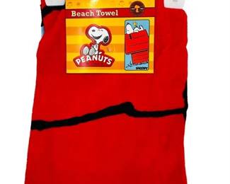 Lot 164 1 Bid(s)
28" x 58" Snoopy Beach Towel New