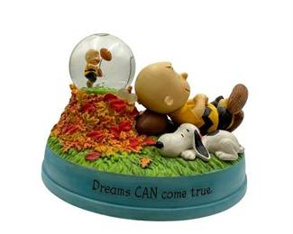 Lot 69 5 Bid(s)
Hallmark Peanuts Collection "Dreams Can Come True" Snow Globe