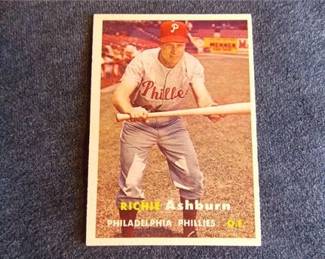 Lot k6 3 Bid(s)
1957 Topps #70 Richie Ashburn
