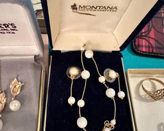 Necklace and earring set