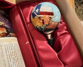 Painted decorative bottle stopper