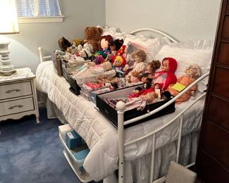 Day Bed, Dolls