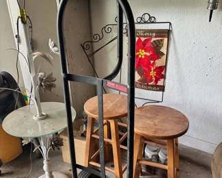 Dolly, bar stools, Vintage lamp