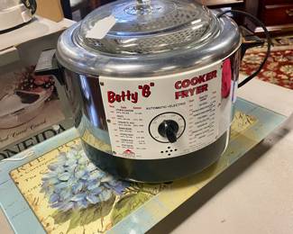 Like New BETTY G Cooker Fryer