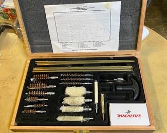 WINCHESTER 30 Piece Gun Cleaning Kit in Wooden Box