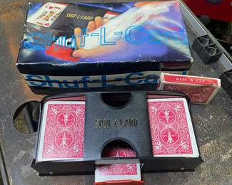 SHUF-L-CARD Battery Operated 