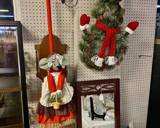 Vtg Wooden Broom Holder, Christmas Mouse Broom and Snowman Wreath 