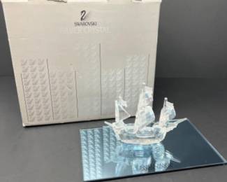 Swarovski Crystal Santa Maria Figurine 162882 w/Box