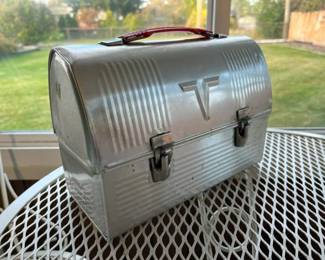 16 Vintage Thermos Lunchboxmin