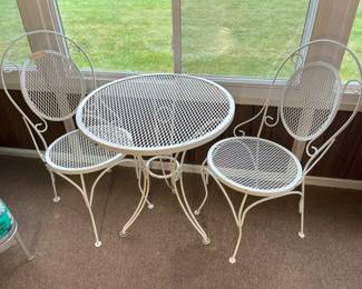 16 Vintage Metal Mesh Bistro Set min