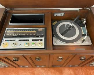 16 Vintage Zenith Stereophonic Detailmin