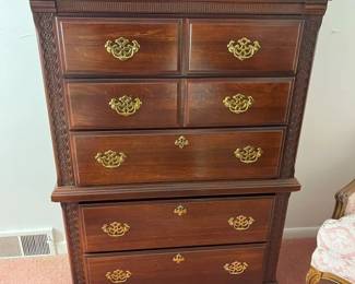 16 VaughanBassett 5Drawer Highboymin