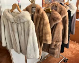 16 Vintage Fur Coat Selectionmin