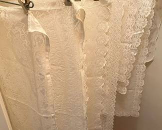 16 Lace Doily Sampler Imin