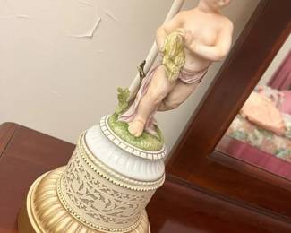 16 Vintage Cherub Medium Table Lampmin