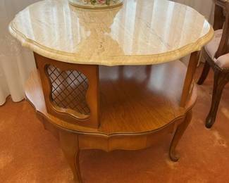 16 Hammary MarbleTop Round Accent Tablemin