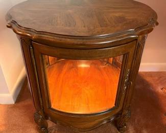 16 Vintage Gordons Curio Side Tablemin