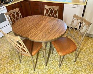 16 Vintage Douglas Dinette Setmin