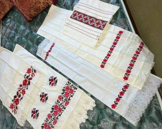 16 Ukranian Handcrafted Linensmin