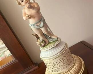 16 Vintage Cherub Medium Table Lamp IImin