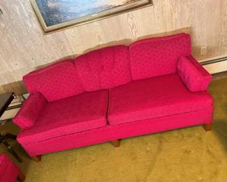 16 Retro Upholstered Sofamin