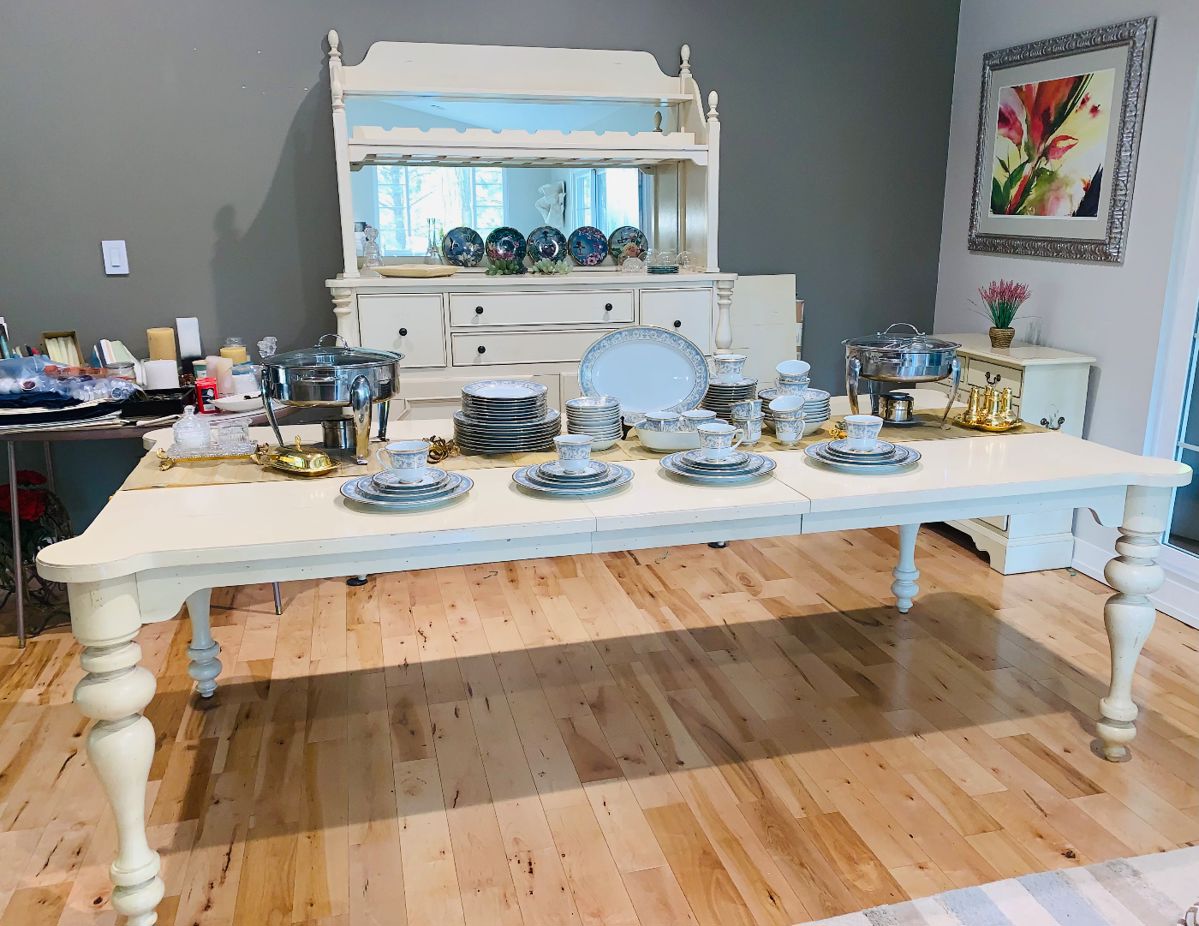 Howard Miller Formal Dining Table & Matching Sideboard. 