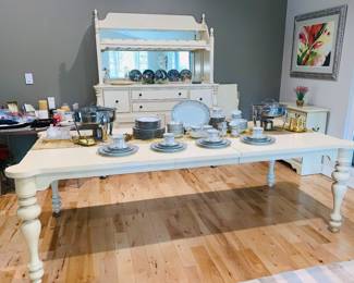 Howard Miller Formal Dining Table & Matching Sideboard. 