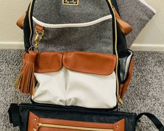 Itzy Ritzy Diaper Bag Backback and Fanny Pack - Like New