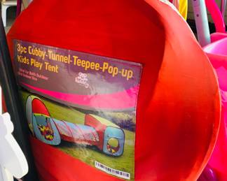 Cubby Tunnel Pop Up Play Tent
