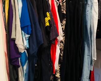 Women's Clothing 1X-3X (Some smaller sizes too)