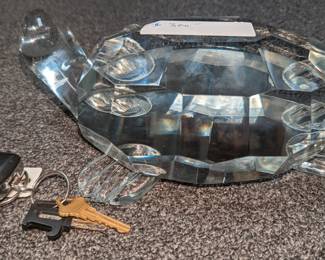 Large crystal heavy turtle