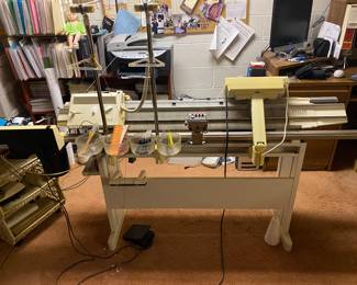 Knitting machines