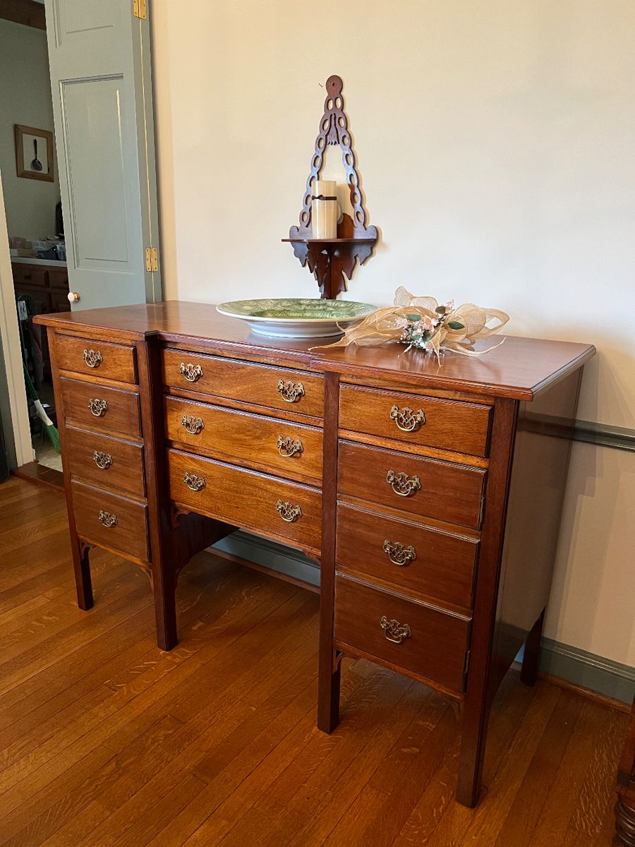 Manor CC Estate Sale in Rockville, MD starts on 10/27/2023