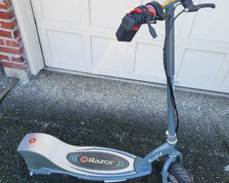 Electric Razor E300 Grey Scooter