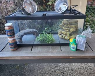 Aquarium Tank & Accessories - 30.5"L