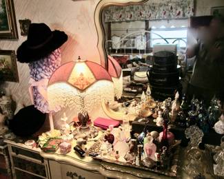 COMMERCIAL AND HAND BLOWN GLASS PERFUMES