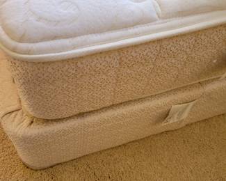 Serta Twin Mattress & Boxspring 
