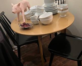 small little breakfast table (metal)