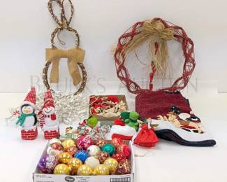 CHRISTMAS DECORATION (23) CHRISTMAS ORNAMENTS, VARIOU...