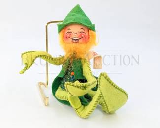 VINTAGE ANNALEE LEPRECHAUN, ORANGE FLOWERS U.S.A 1971 HA...