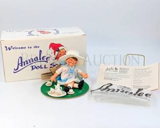 ANNALEE DOLL SOCIETY LOGO, TEA TIME USA 1997-1998 HAND PAINT...